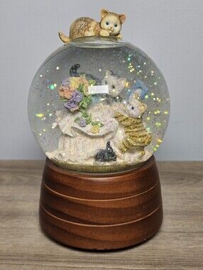 1994 San Francisco Music Box Company Cat Snow Globe Glitter Kittens 6 Inch
